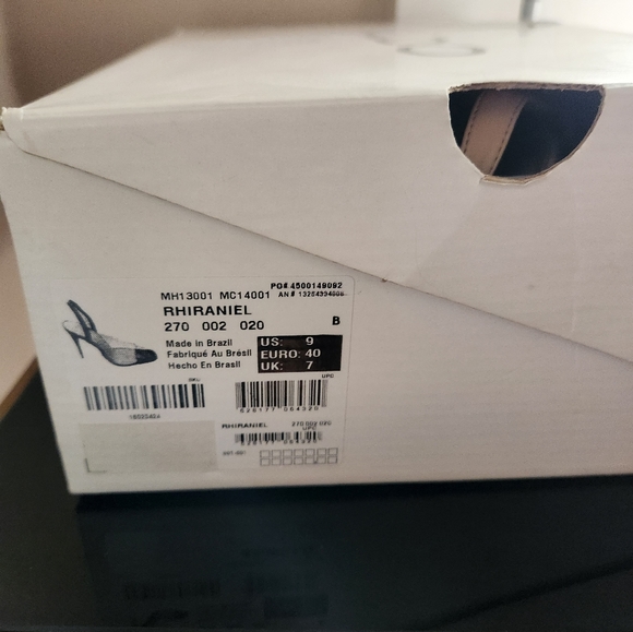 Shoes - Picture 4 of 6